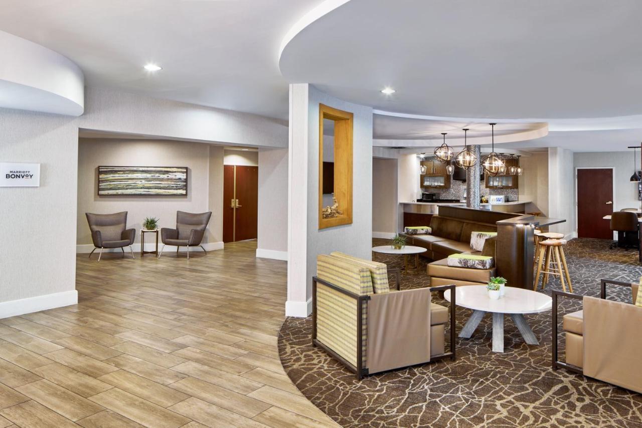 Springhill Downtown Hotel