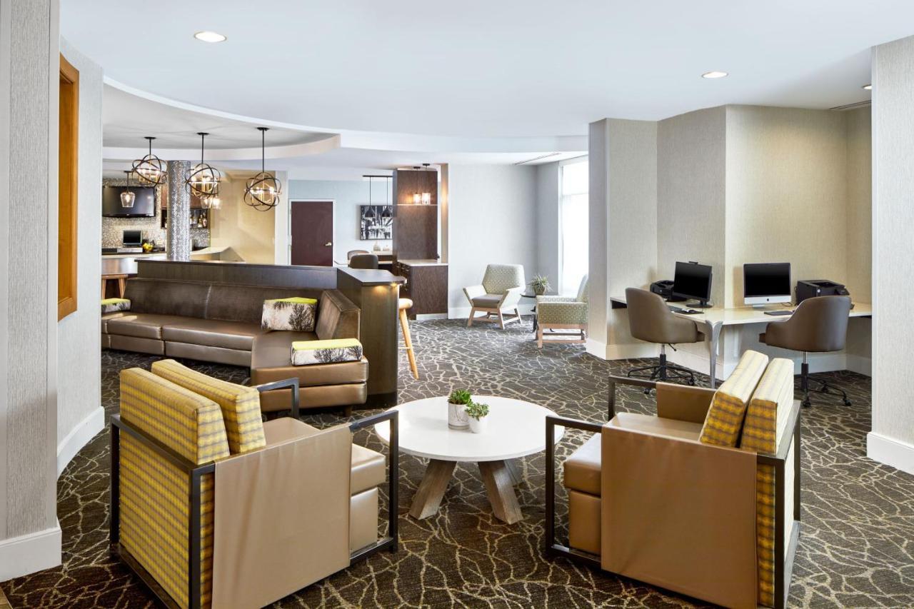 Springhill Downtown Hotel