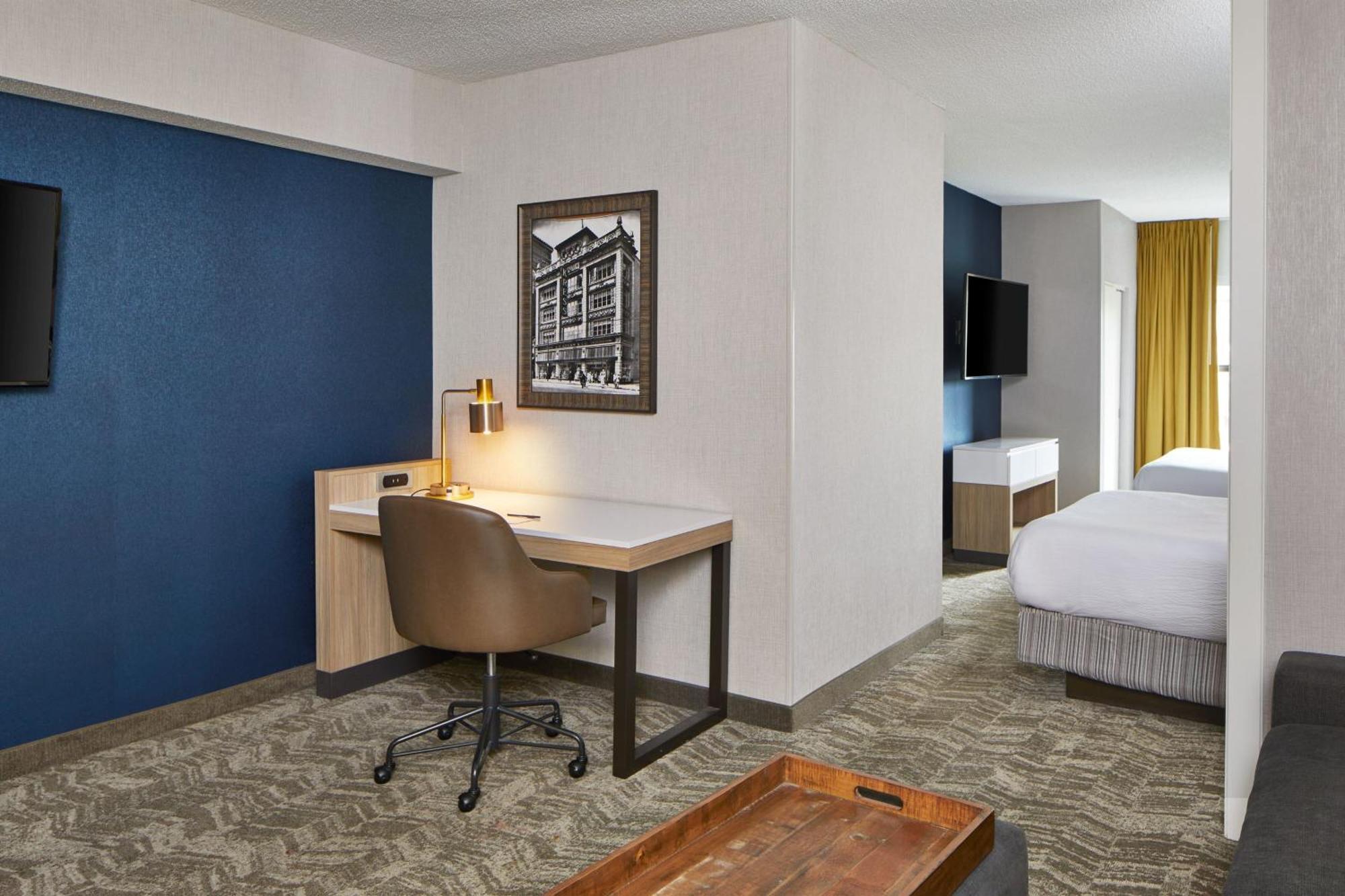 Springhill Downtown Hotel 3*