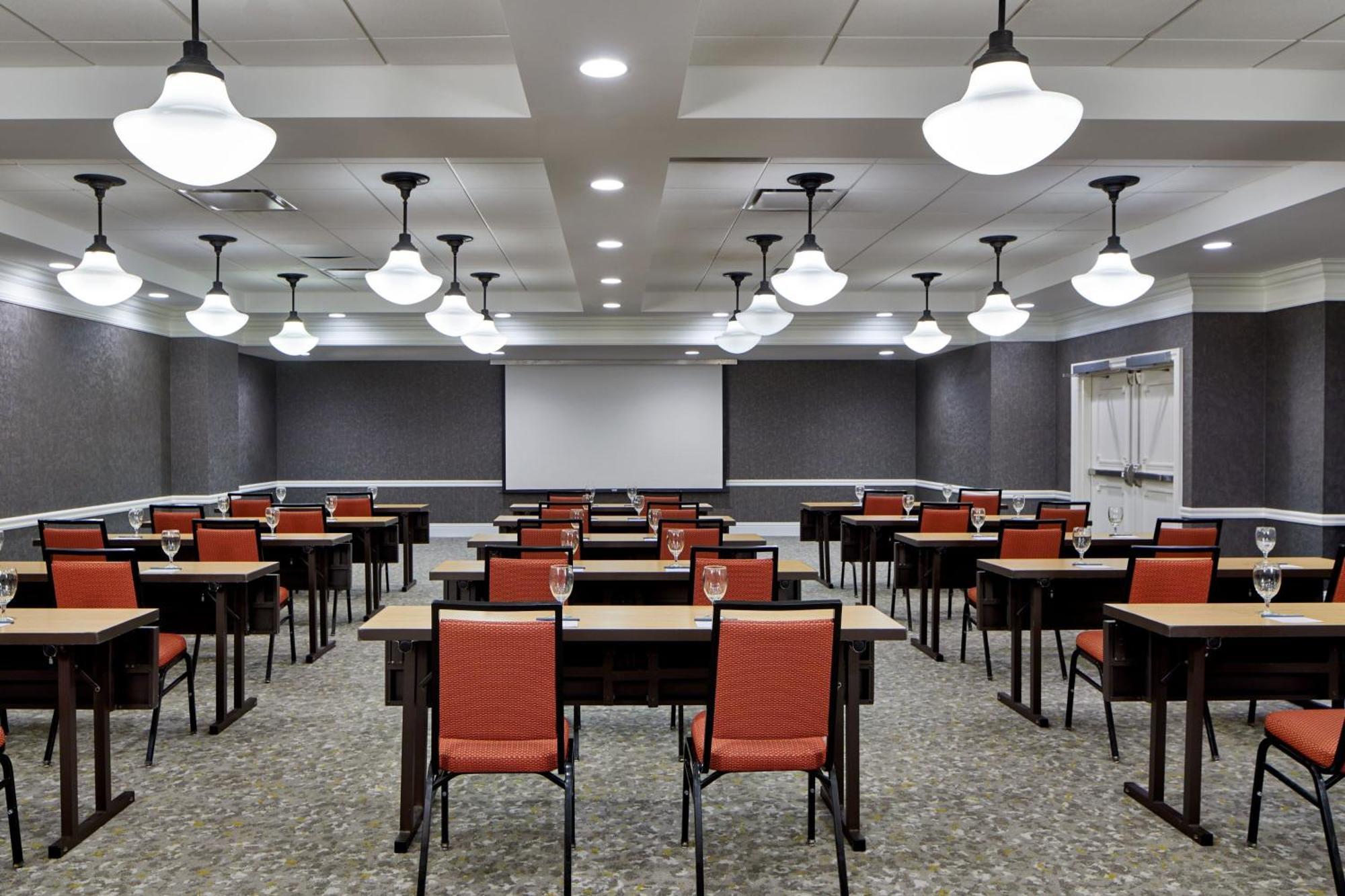 Springhill Downtown 3*