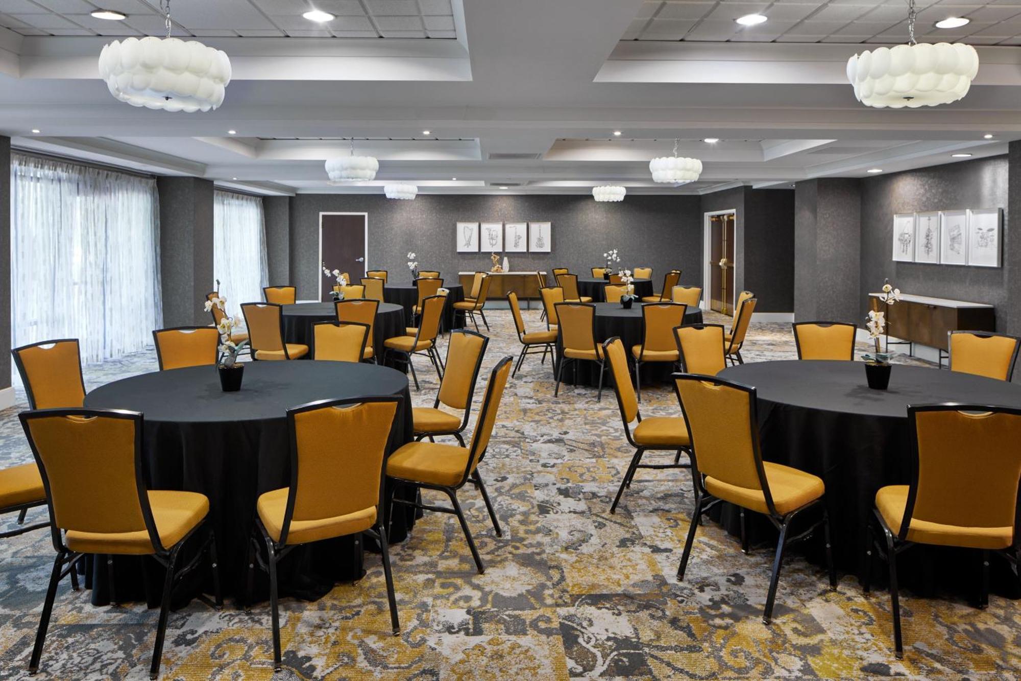 Springhill Downtown Hotel
